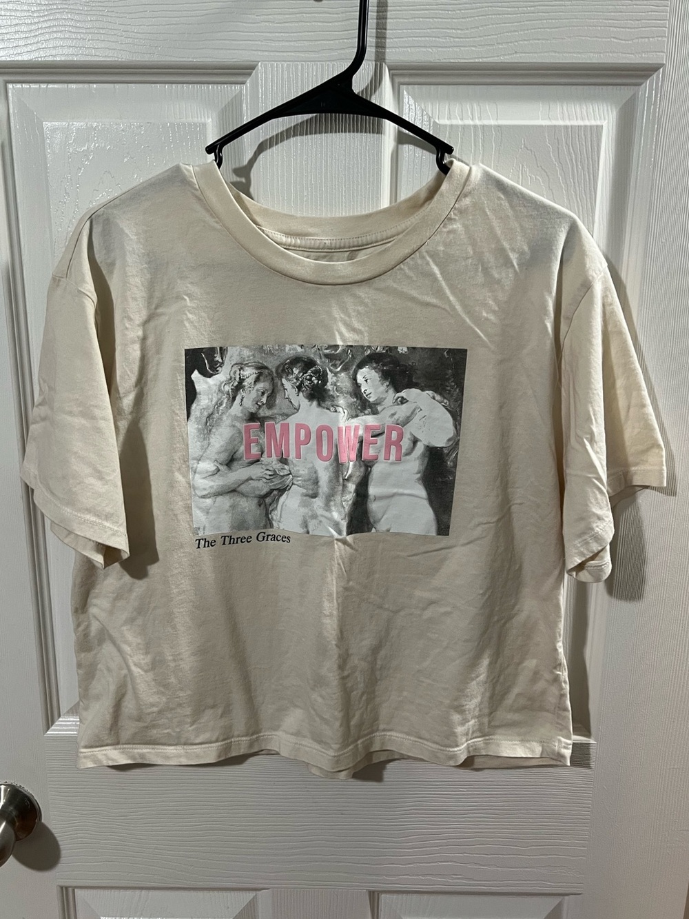 Organic Collective "Empower" The Three Graces t-shirt Cropped. 100% cotton Sz XL